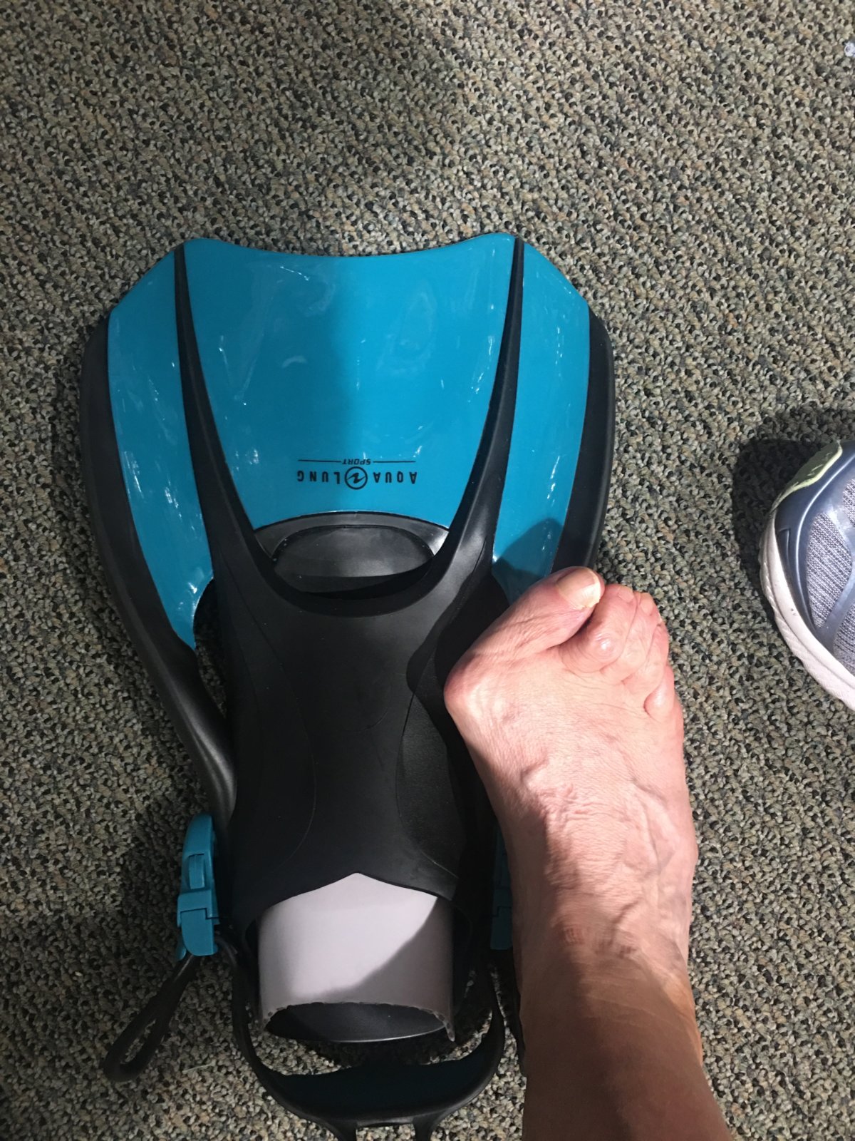 Comfortable fit with hammertoes & bunions snorkeling fins shinfin™ leg fins